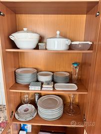 Piatti bicchieri tazzine bordo oro