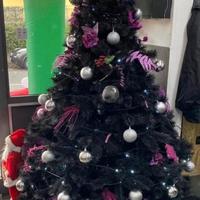 albero di natale di colore nero