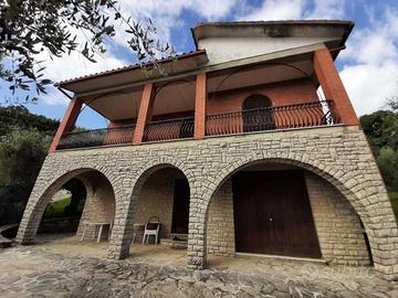 Villa a Avigliano Umbro