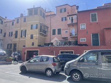4 LOCALI A IMPERIA