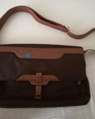 Borsa  Piquadro misure 36x7x23 cm