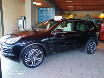 Porsche Cayenne 3.0 Diesel sport tetto apribile 24