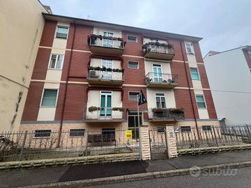 AMPIO APPARTAMENTO AL PIANO RIALZATO A PONTELAGOSC