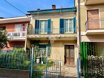 CASA SEMINDIPENDENTE A SANTENA
