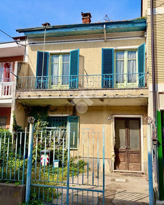 CASA SEMINDIPENDENTE A SANTENA