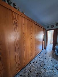 Grande armadio vintage in legno - originale