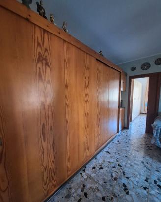 Grande armadio vintage in legno - originale