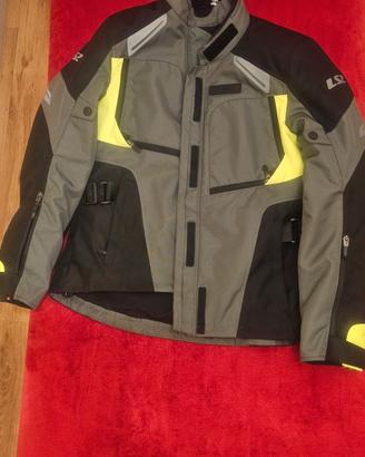 Giacca(48/50), pantaloni(42/52), guanti moto (M/L)