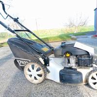 Tagliaerba con motore a scoppio