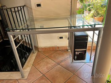 Scrivania in acciaio e vetro