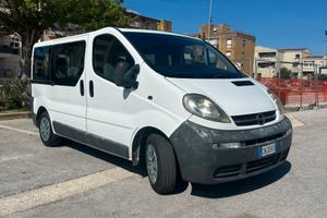 Opel Vivaro 1.9CDTI del 2004 9 posti