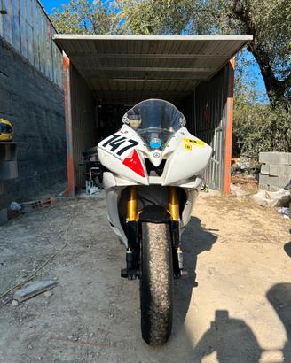 Yamaha R6