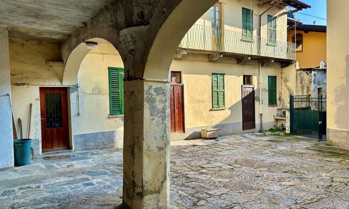 Intera Corte Lombarda