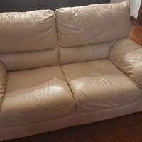 Divano 2 posti in pelle, usato, marca Natuzzi.