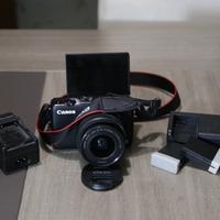 Canon EOS M10 PERFETTA + OBIETTIVO + 3 BATTERIE