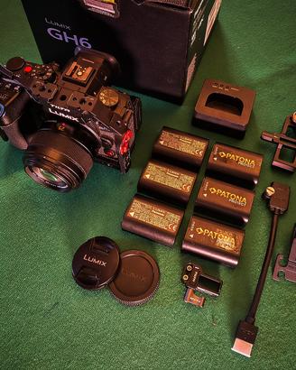 Lumix GH6 con accessori + 25mm F 1.4 