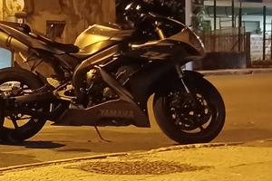 Yamaha r1 