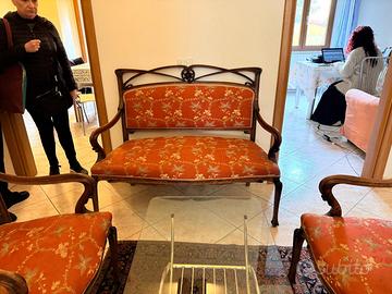 Divano e seggiole anni 40