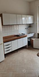 cucina Salvarani anni'60 con tavolo e sedie