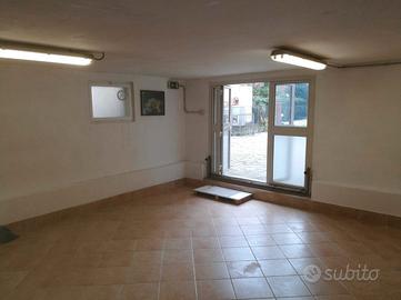 Magazzino uso garage/deposito