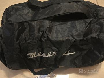 Copriauto Maserati levante