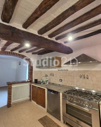 Appartamento di 90 m² con 4 locali a Figline e Inc