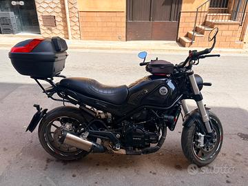 Moto benelli Leoncino 500