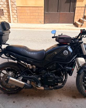 Moto benelli Leoncino 500