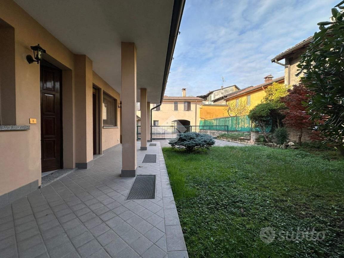 VILLA SINGOLA A RIVOLTA D'ADDA - Vista 3