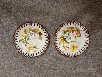 piatti decorati in ceramica 