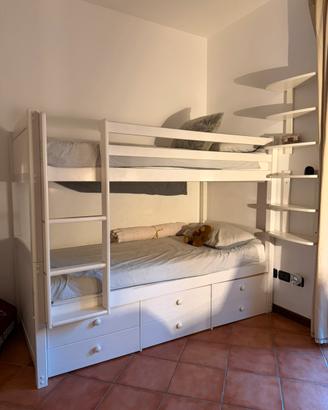 letto a castello bianco con cassetti integrati