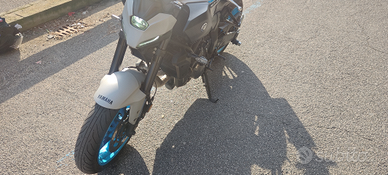 Mt-07 2025 -pedane arretrate gilles