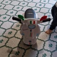 giocattolo vespa chicco