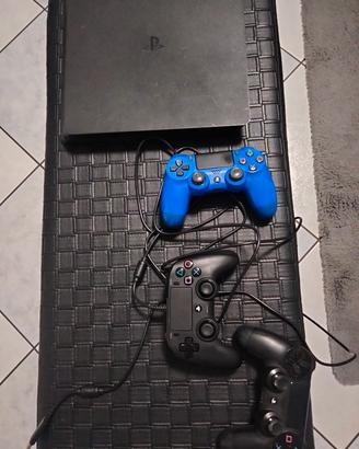 PlayStation 4 slim 