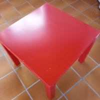 Tavolino rosso