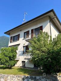 Casa indipendente di 275 m² con più di 5 locali e 