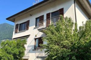 Casa indipendente di 275 m² con più di 5 locali e 