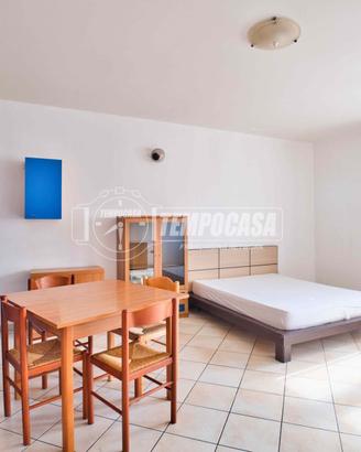 CONFORT E STILE IN UN ACCOGLIENTE OPEN SPACE IN CE