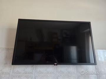 Smart TV LG 32" FULL HD 1920x1080p come nuova