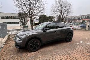 Citroen C4 1.2 PureTech Shine  Adatta anche neopat