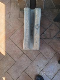 porta bici in pietra