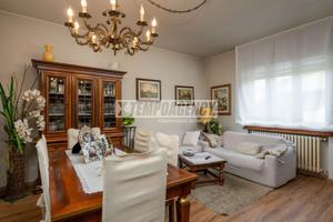 CASA BIFAMILIARE INDIPENDENTE CON AMPIO GIARDINO -
