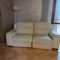 Divano e poltrona in pelle