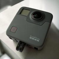 Videocamera 360° GoPro Fusion + accessori original