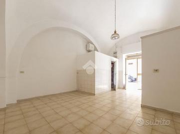 2 LOCALI A MANFREDONIA
