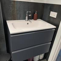 2 set completi bagno con lavabo e coppia sanitari