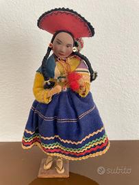 Bambola d'epoca puruviana