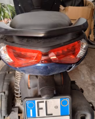 Yahaha Nmax 125 uso ricambi in blocco