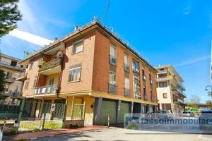 Appartamento di 160 m² con più di 5 locali e box a