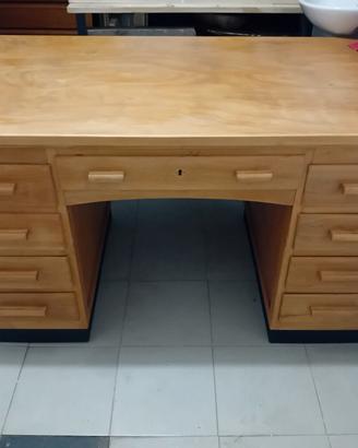 Scrivania vintage in legno tipo cattedra